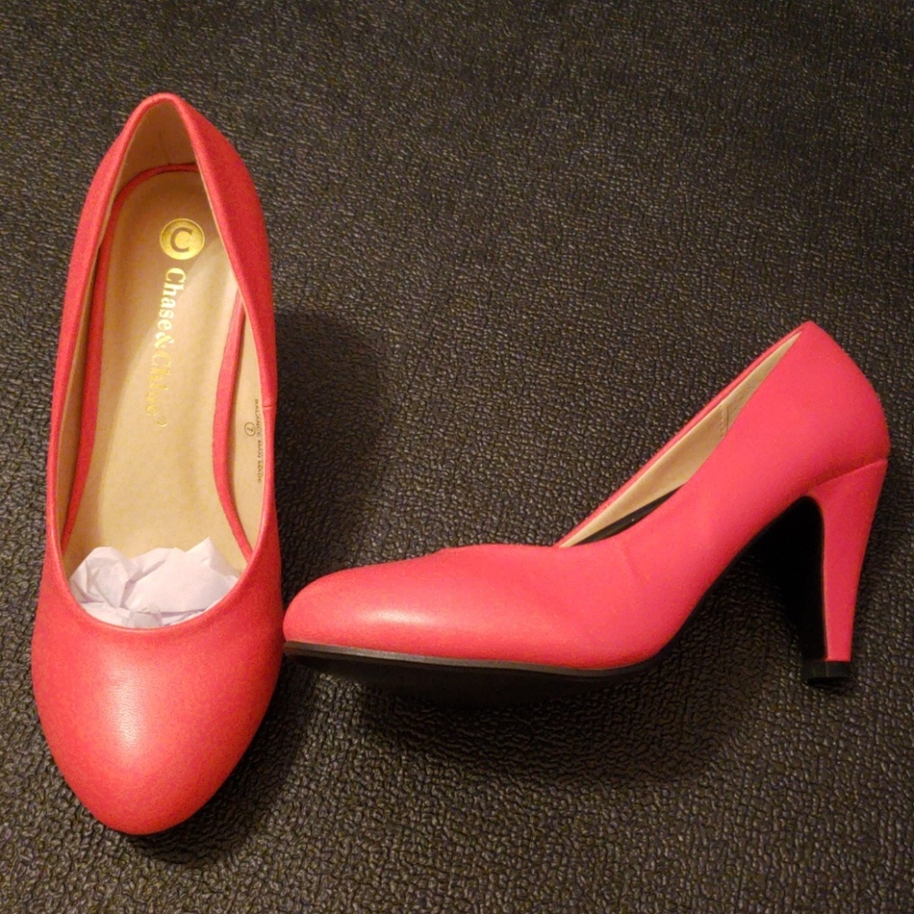 New w/o box Chase+chloe pinkish red heels